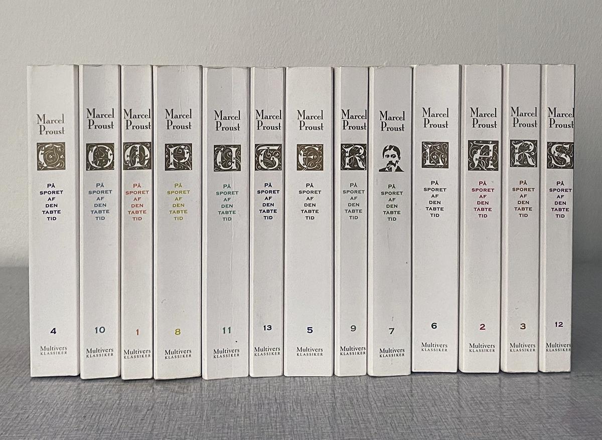 Marcel Proust / Computer Lars book spines